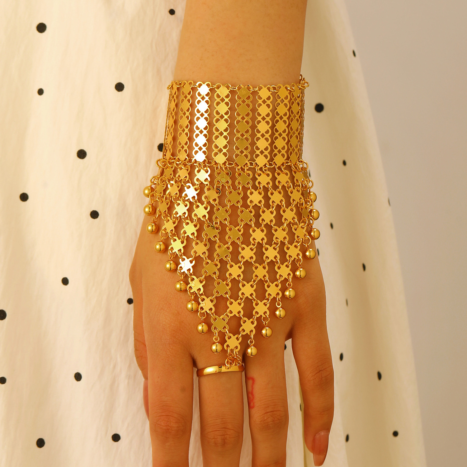 Ethnic Fashion Trends 2026 - Ethnic Arabic Style Gold Color Bracelet
