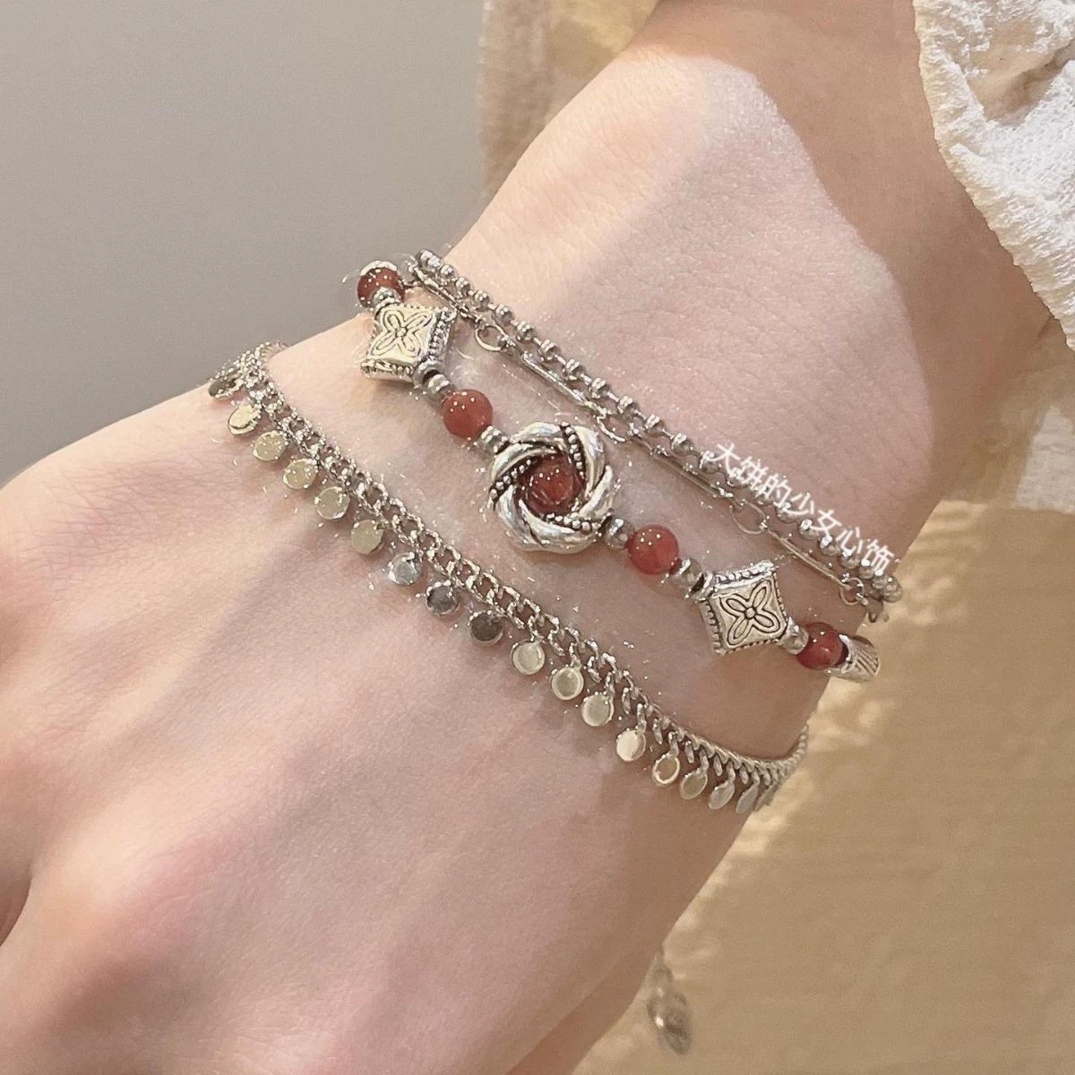 Boho Ethnic Multi Layer Bracel - Ethnic Fashion Shoot 评论和价格
